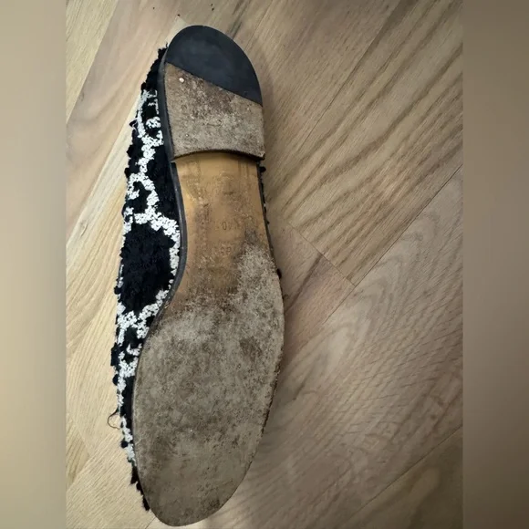 Gucci Black and White Loafers with Gold Detail - Picture 4 of 4